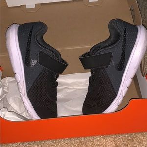 Nike Flex Experience 5